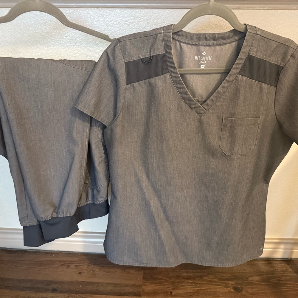 Med Couture Heather Gray Scrub Set